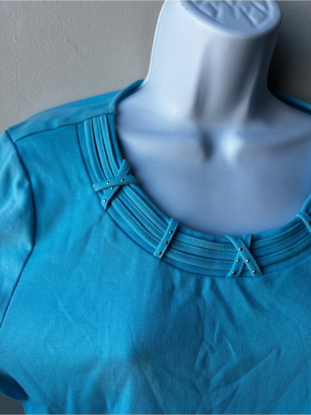Allison Daley Embellished Turquoise Blue Rhinestone Neck Short Sleeve Top Womens - Picture 4 of 7